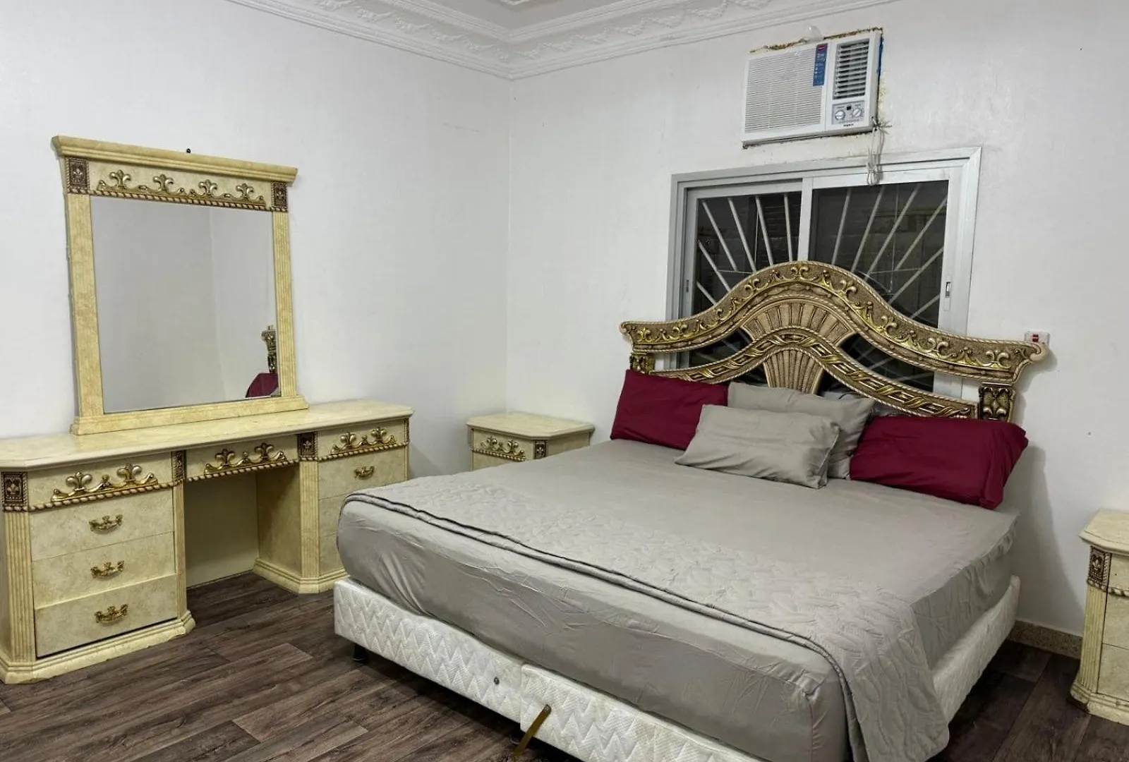 Apartment شقة وسيعة وفاخرة